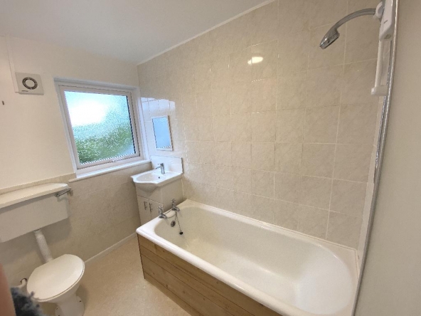 32FS-6-Bathroom